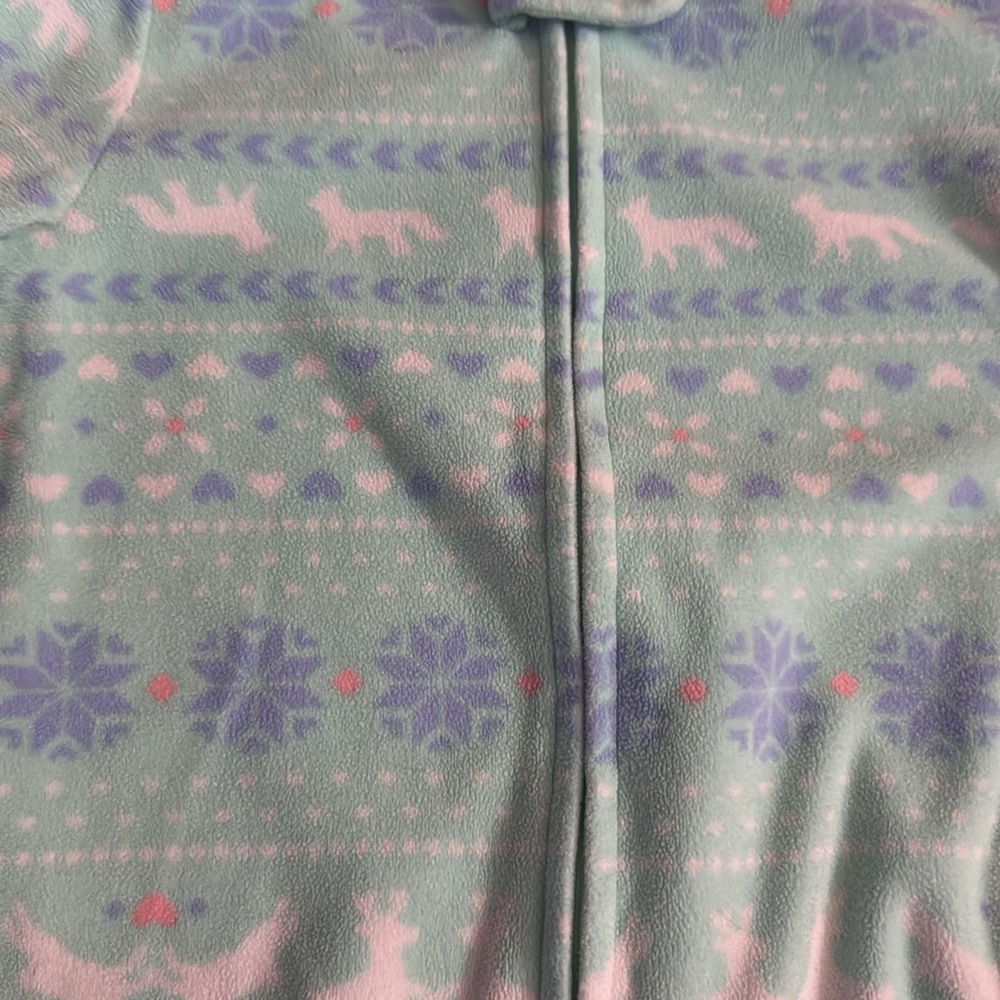 Carter’s PJS - Picture 8 of 8